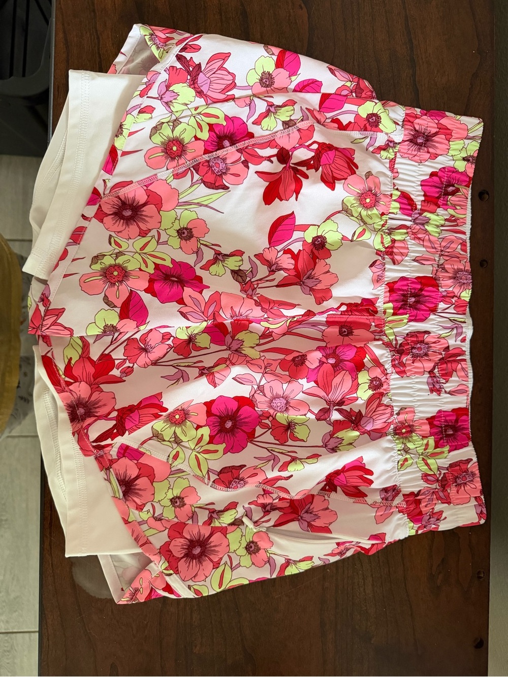 Avita Women's Floral Athletic Shorts in White with Pink & Red Flowers